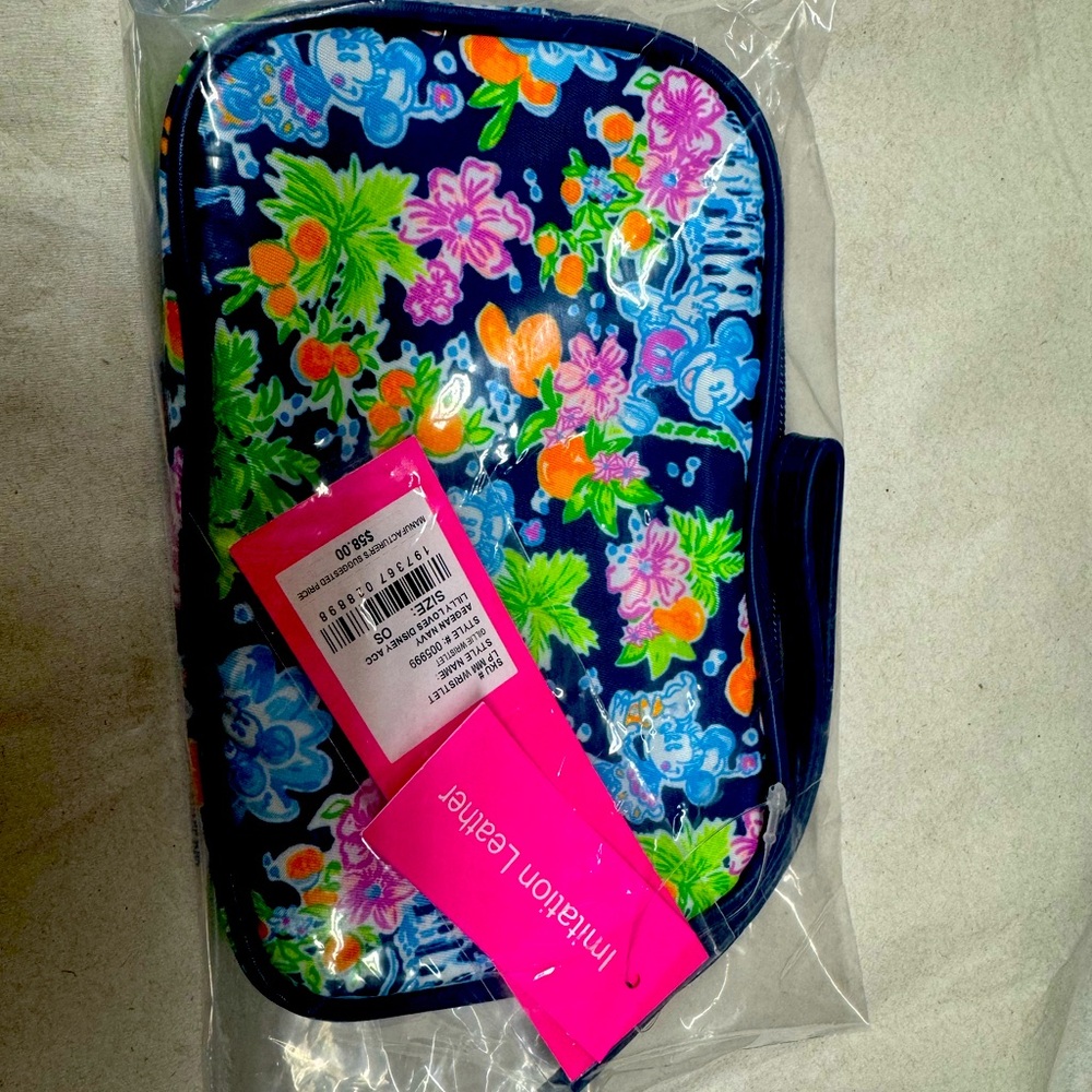 Disney x Pulitzer Wristlet in Aegean navy